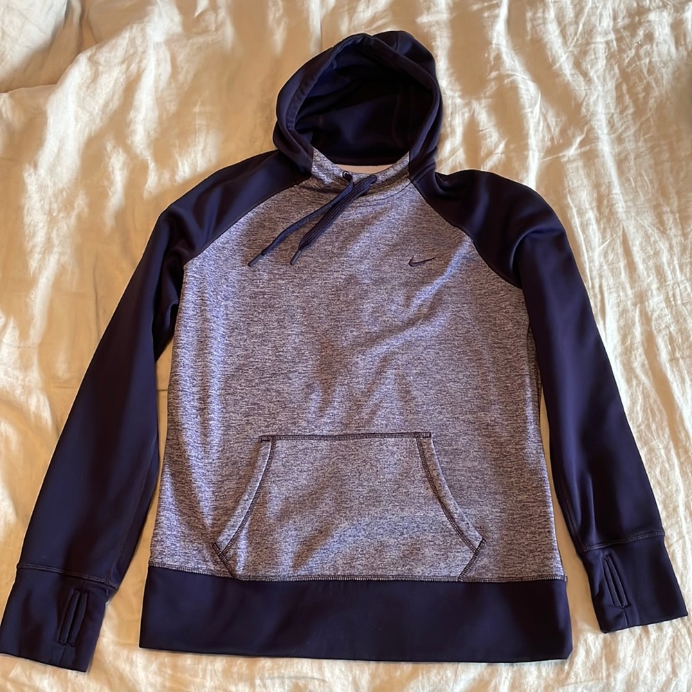 Nike Therma-Fit Hoodie in Purple